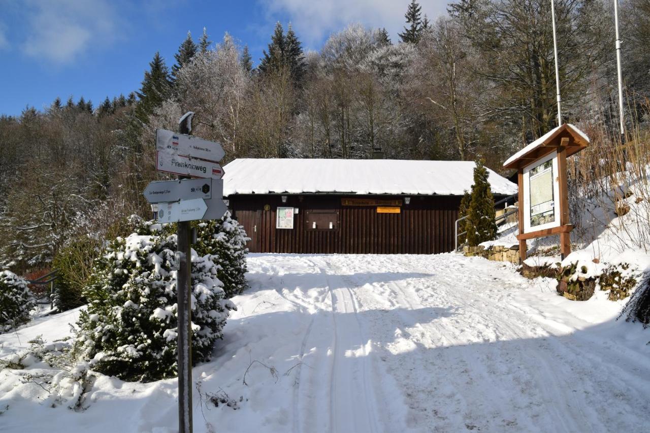 Fraenkische Linie - Radspitz-Ferienwohnungen Marktrodach エクステリア 写真