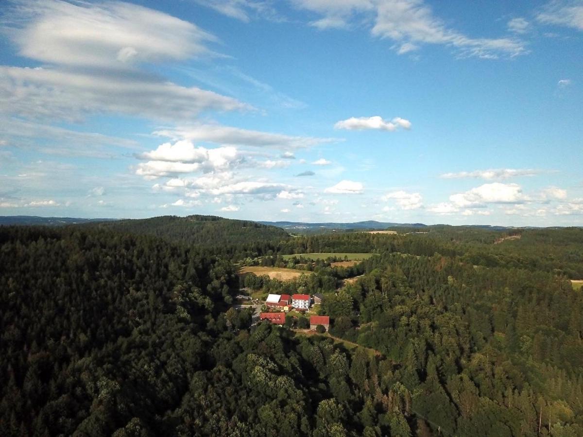 Fraenkische Linie - Radspitz-Ferienwohnungen Marktrodach エクステリア 写真